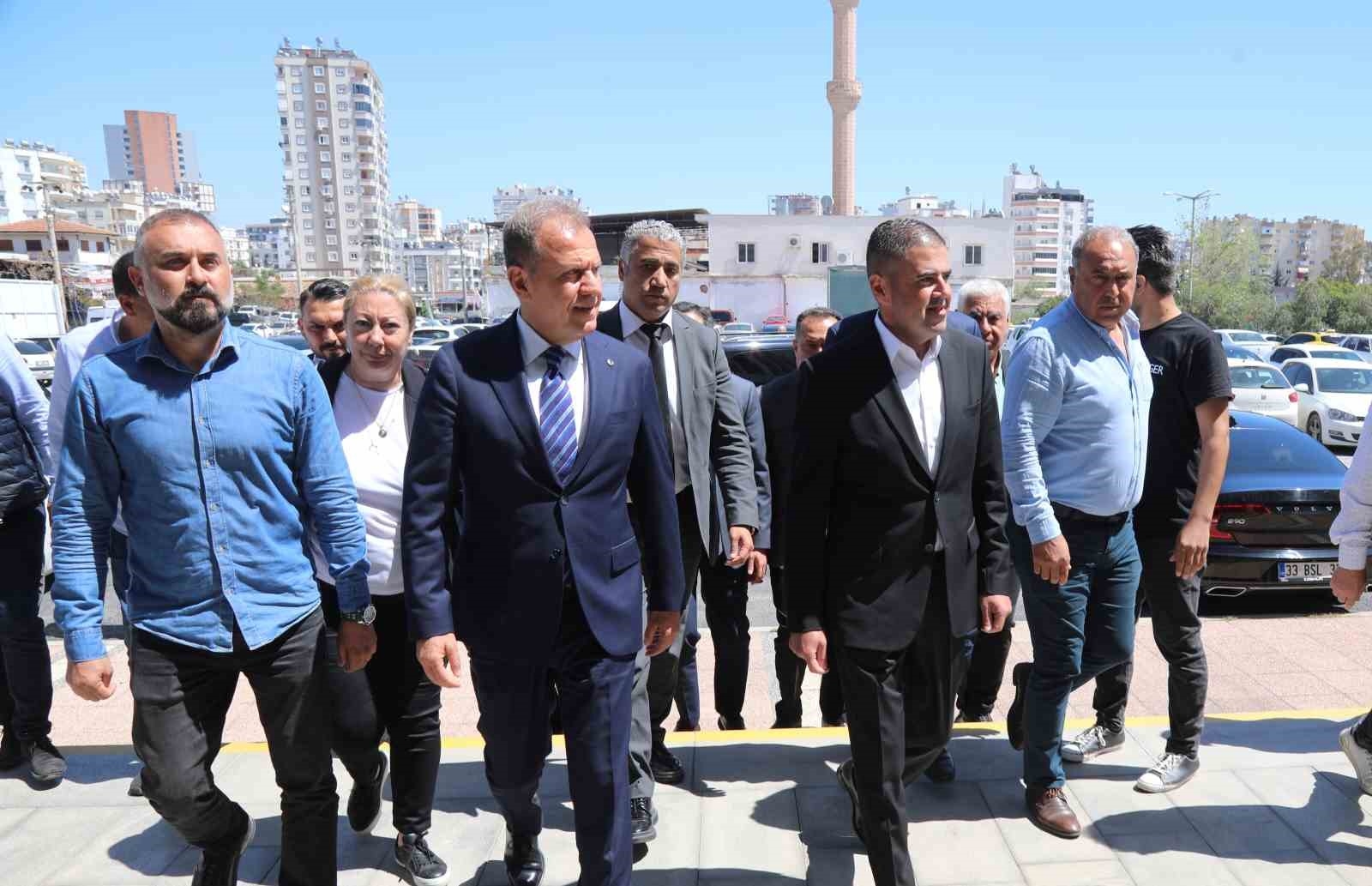 Seçer, Mezitli Belediye Başkanı Tuncer ile bir araya geldi