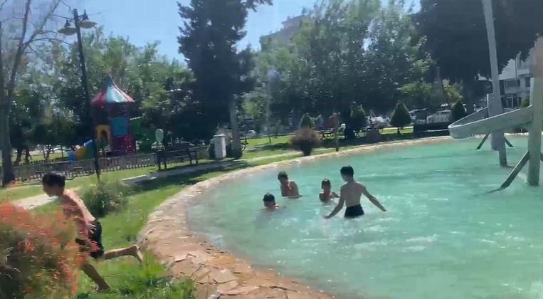 Sıcaktan bunalan çocukların tehlikeli serinliği