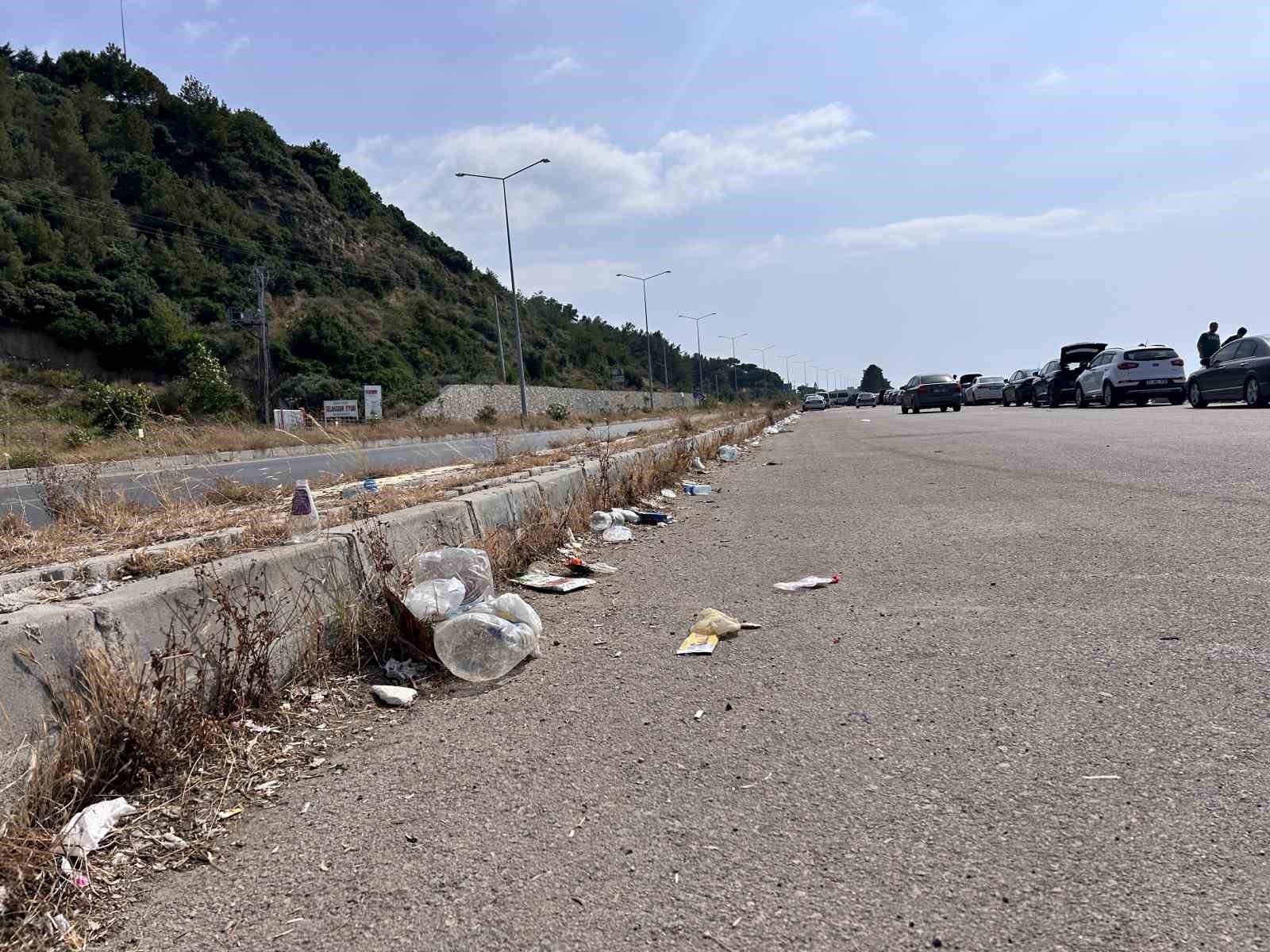 Tatilciler gitti, geriye çöpleri kaldı