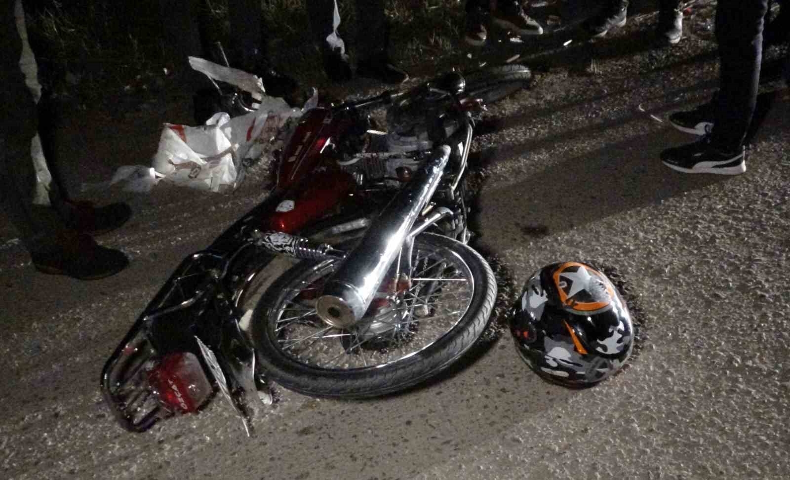Motosikletli gencin feci ölümü: Herkes cenazenin kaldırılmasını izledi