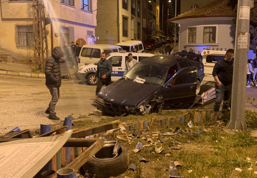 Polisten Kaçan Sürücü Kaza Yapınca Yakalandı
