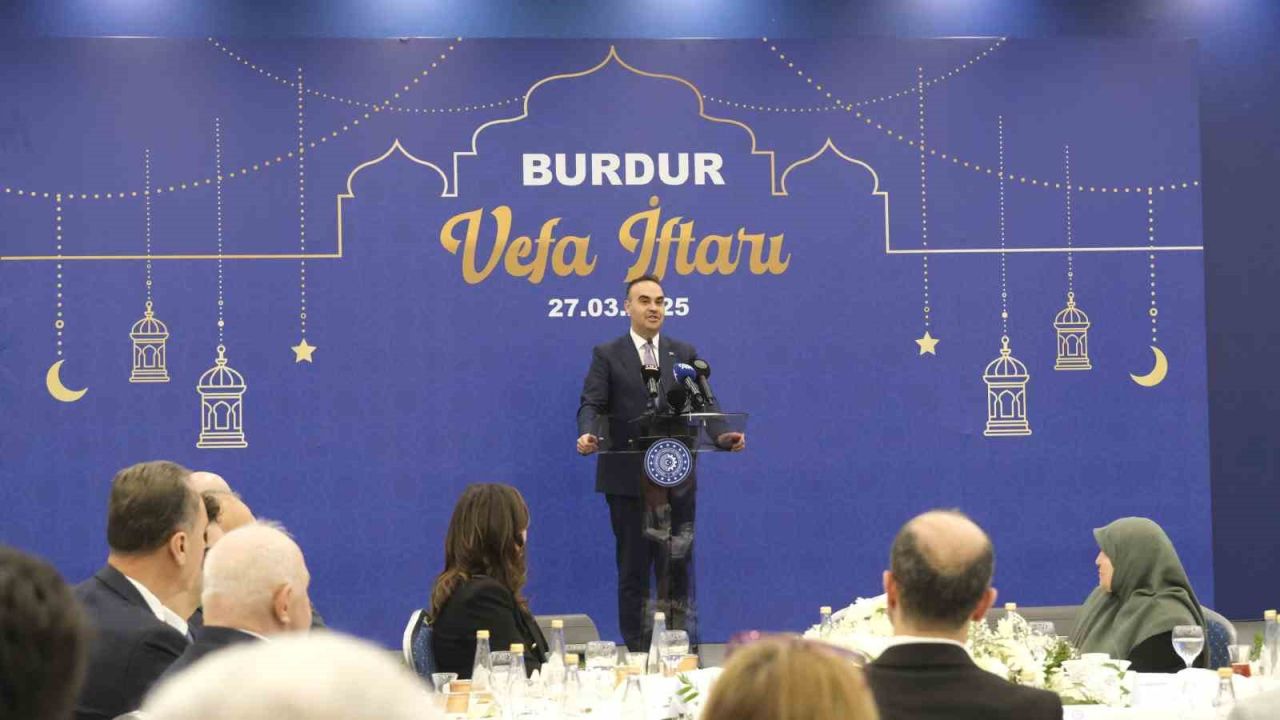 Bakan Kacır: "Türk milleti gökyüzüne imzasını atıyor"