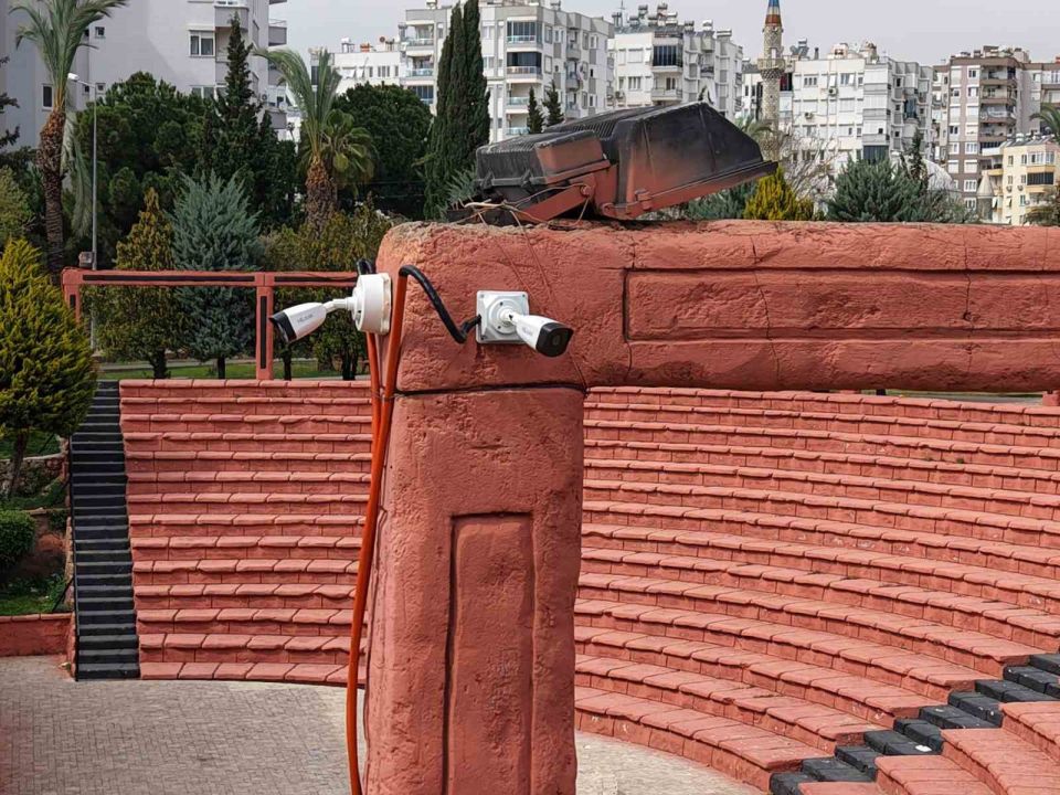 Konyaaltı’nda parklar 24 saat izlenecek