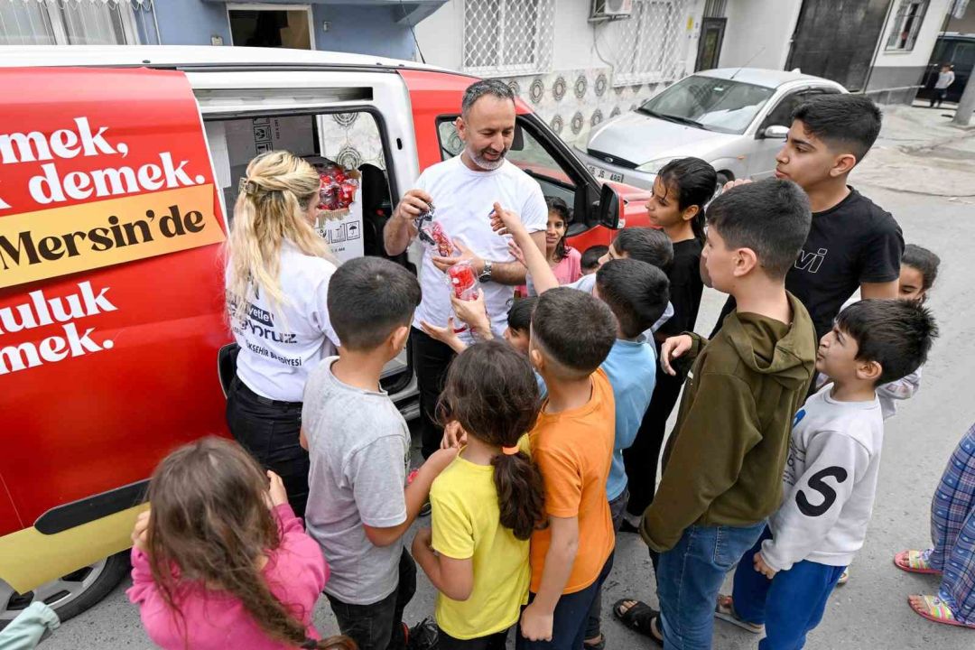 60 Bin Çocuğa Bayram Hediyesi ’Suluk ve Şeker’ Dağıtıldı