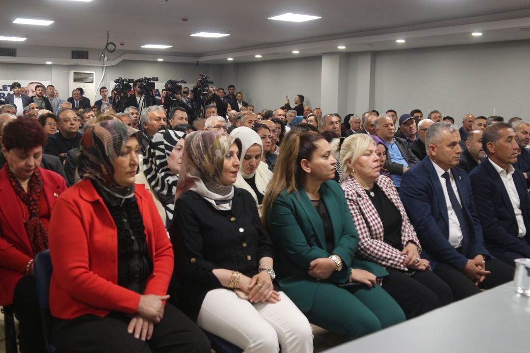 AK Parti'de bayramlaşma