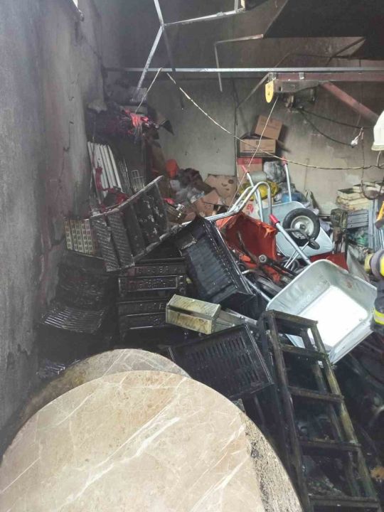 Sanayi Sitesinde Korkutan Yangın! İtfaiye Kısa Sürede Kontrol Altına Aldı