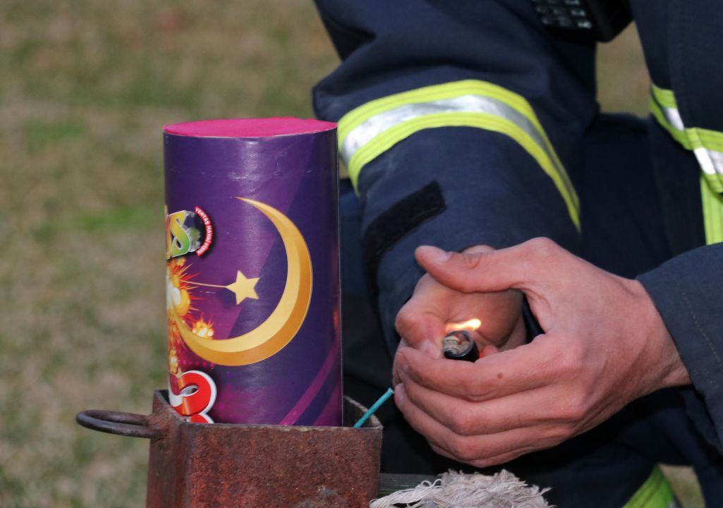 Antalya'da Ramazan Topu Geleneği Ses Bombası ile Sürdürülüyor