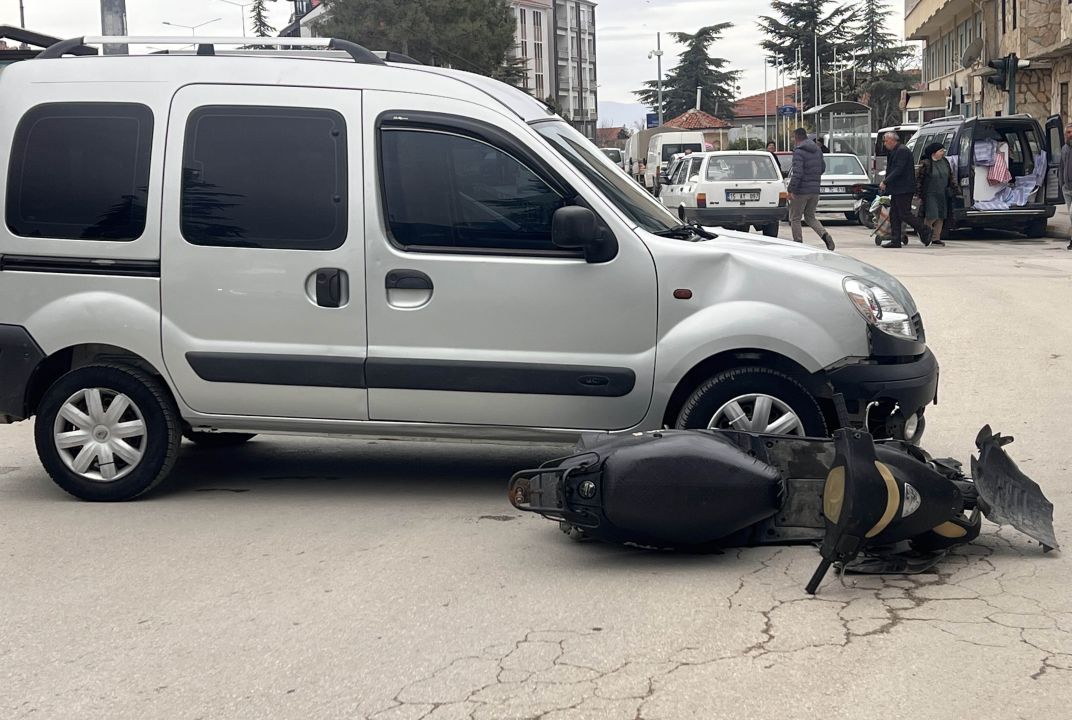 Motosiklet Sürücüsü Kazada Yaralandı