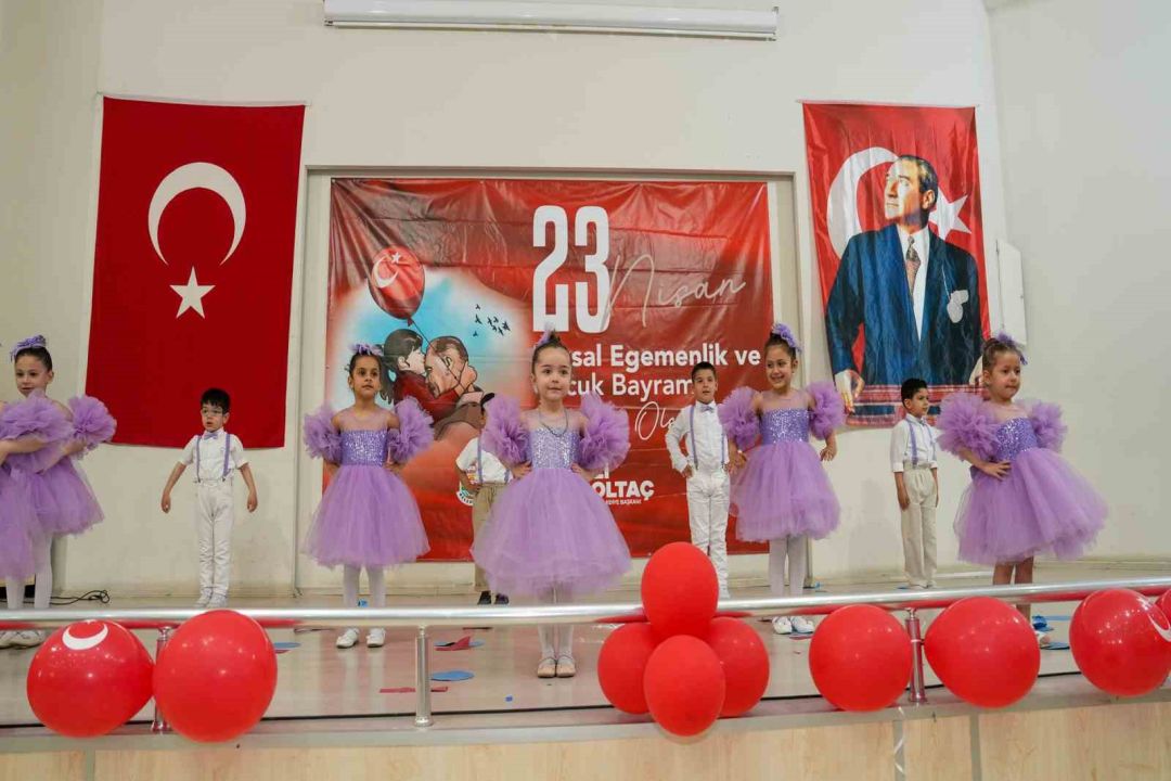 Kreşte eğitim gören çocuklar 23 Nisan’ı kutladı