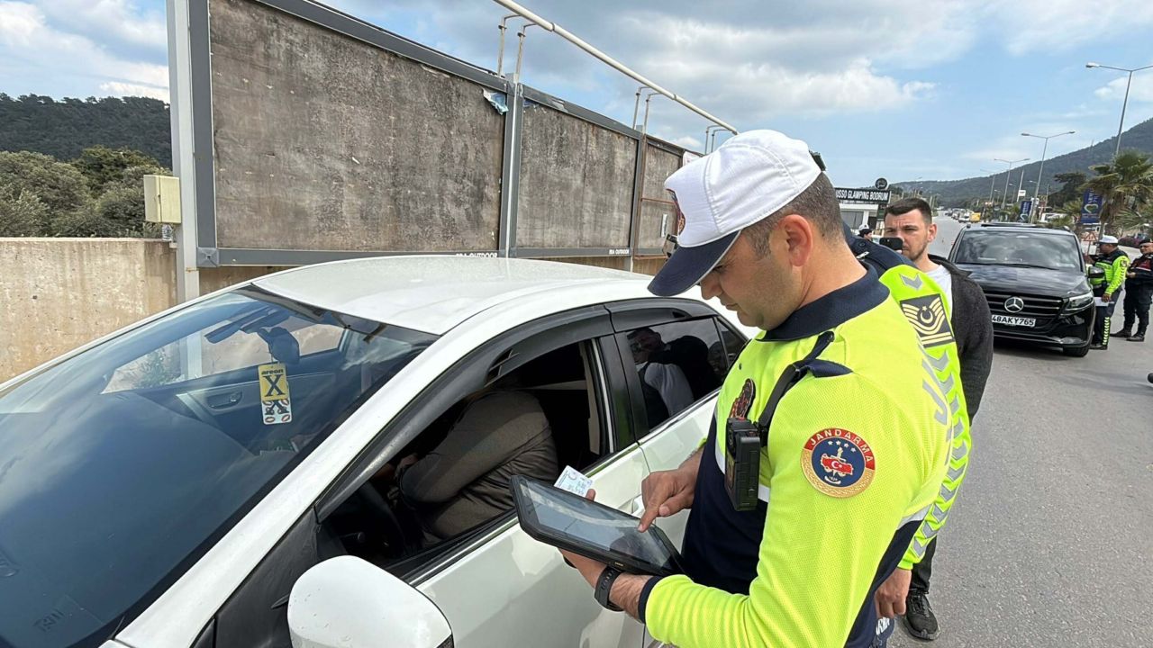 Bodrum'da hatalı sollama yapan sürücü: Önümdeki 50 ile gidince mecbur solladım