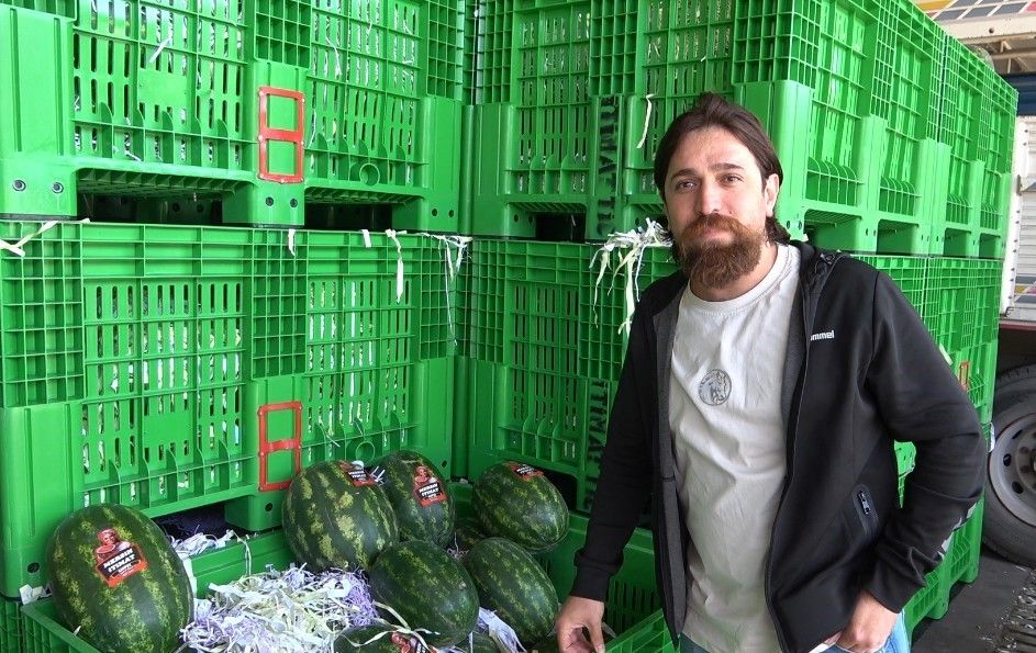 Halden 700 kilo karpuz çalındı: O anlar kamerada