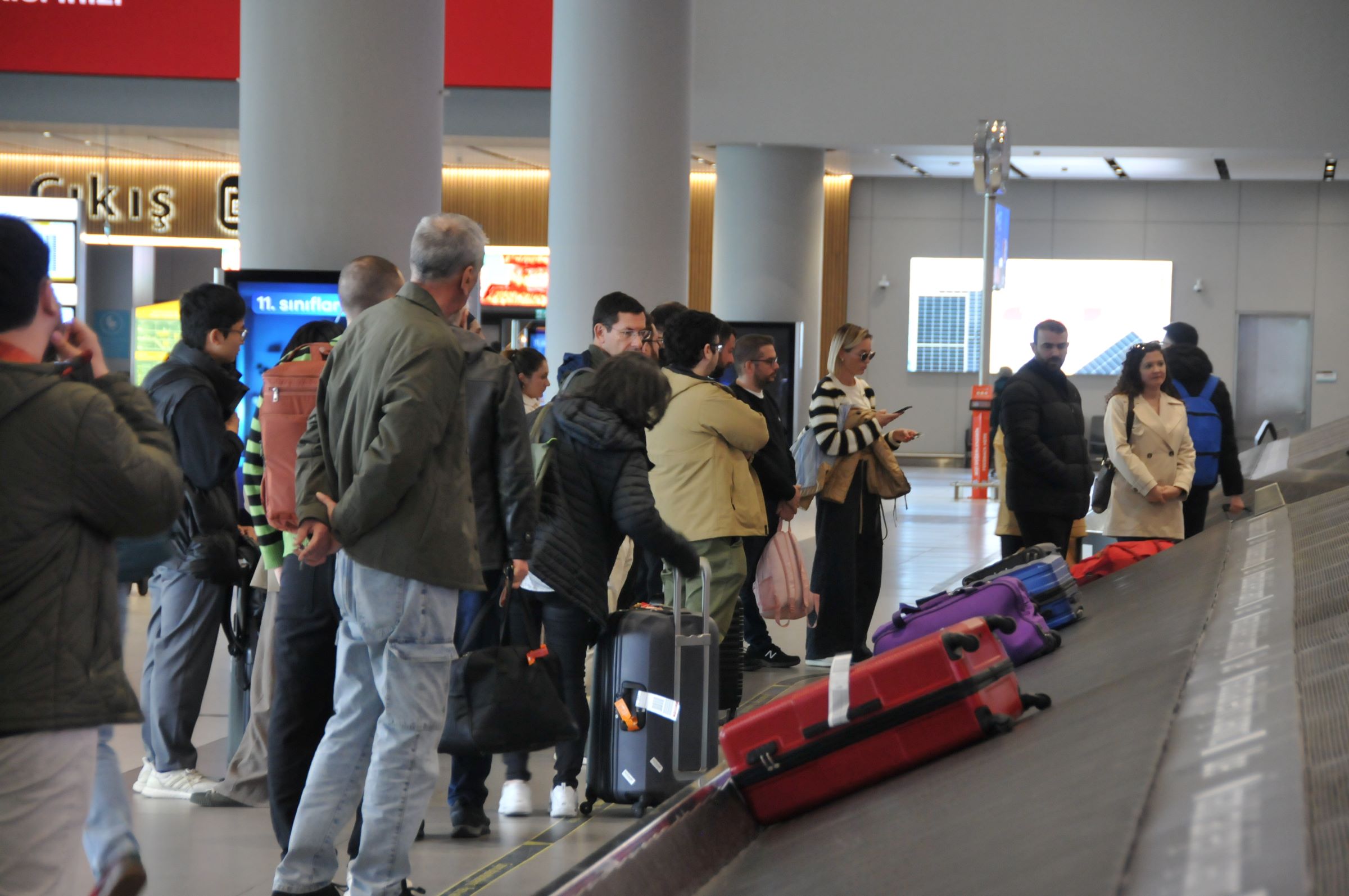 İstanbul Havalimanı'nda Bayram Dönüşü Yoğunluğu
