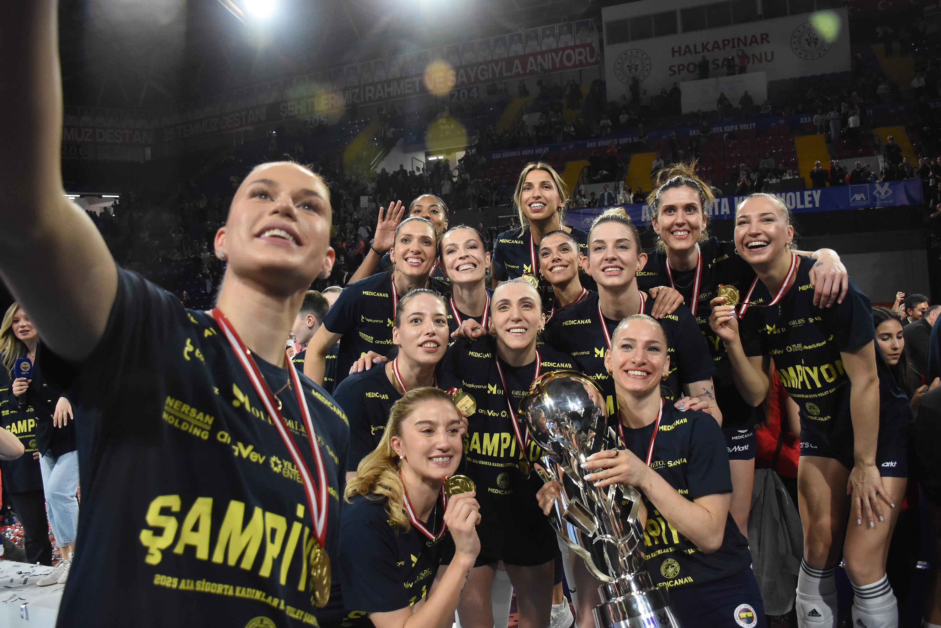 Kadınlar Kupa Voley’de Şampiyon Fenerbahçe