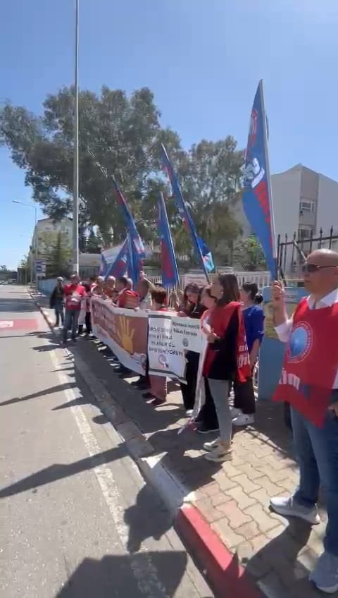 Falez Turizm Lisesi Önünde "Proje Değil, Adalet İstiyoruz!" Çığlığı