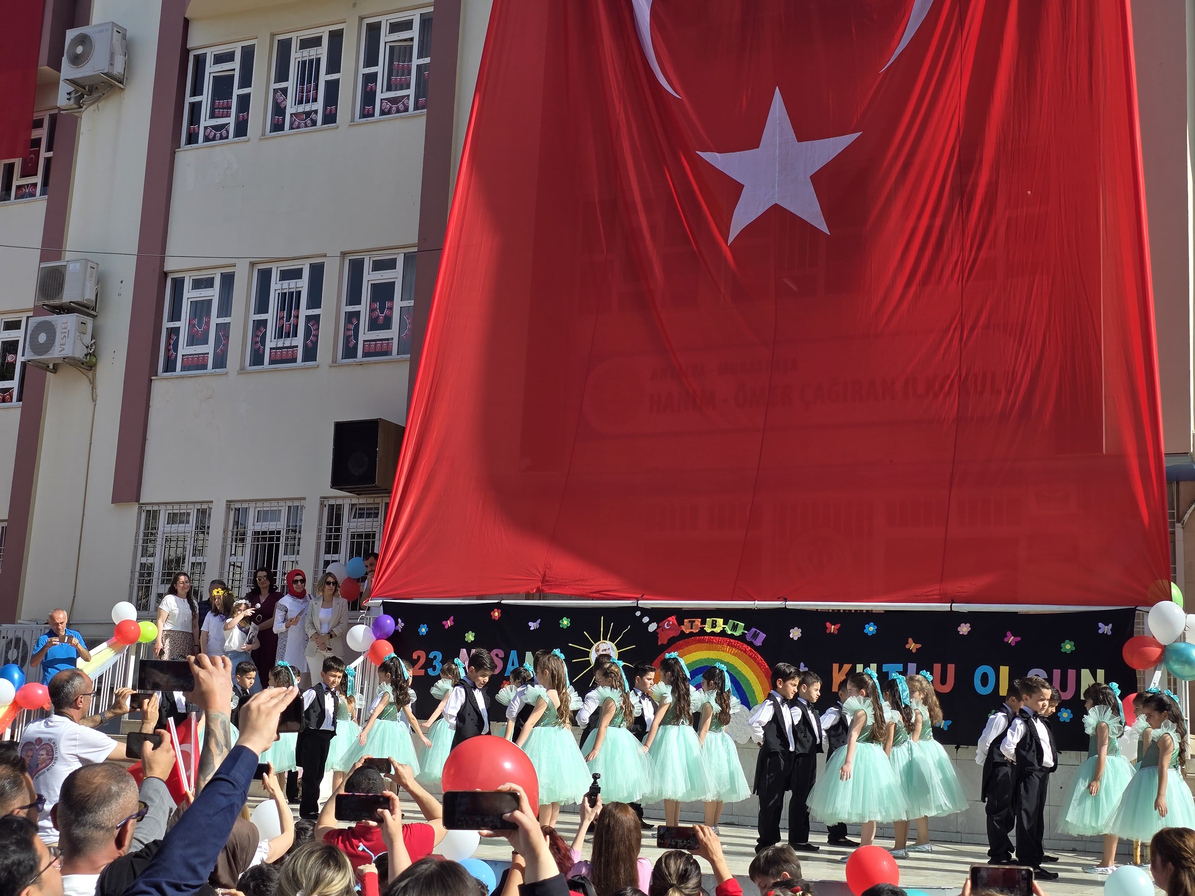 Antalya’da Festival Tadında 23 Nisan Coşkusu!
