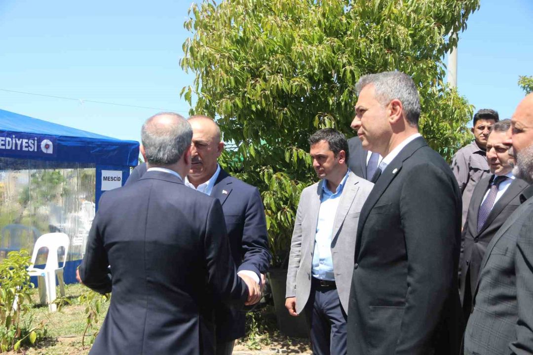 Azerbaycan Dışişleri Bakanı’ndan Mevlüt Çavuşoğlu’na taziye ziyareti