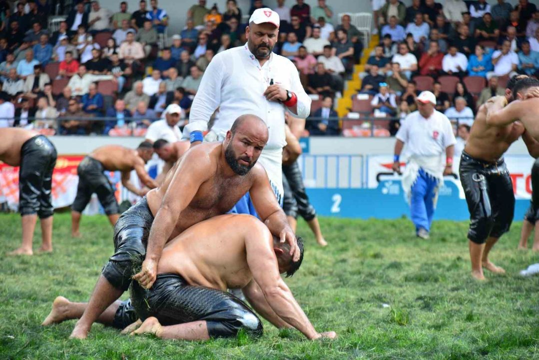 Antalya’da yağlı güreş heyecanı