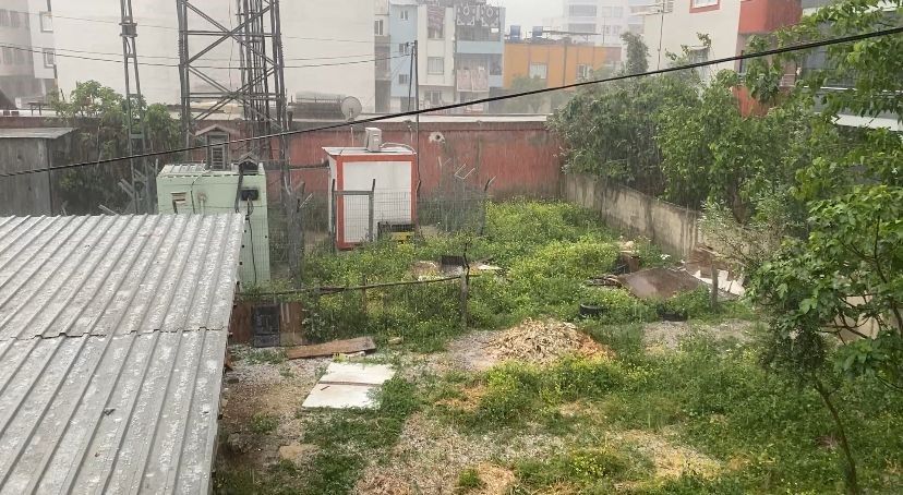 Mersin’de kuvvetli yağış hayatı olumsuz etkiledi