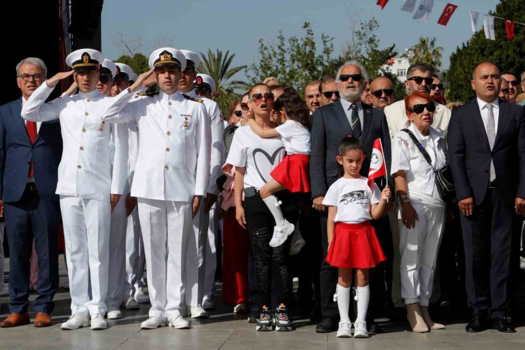 Antalya’da 23 Nisan Ulusal Egemenlik ve Çocuk Bayramı kutlamaları