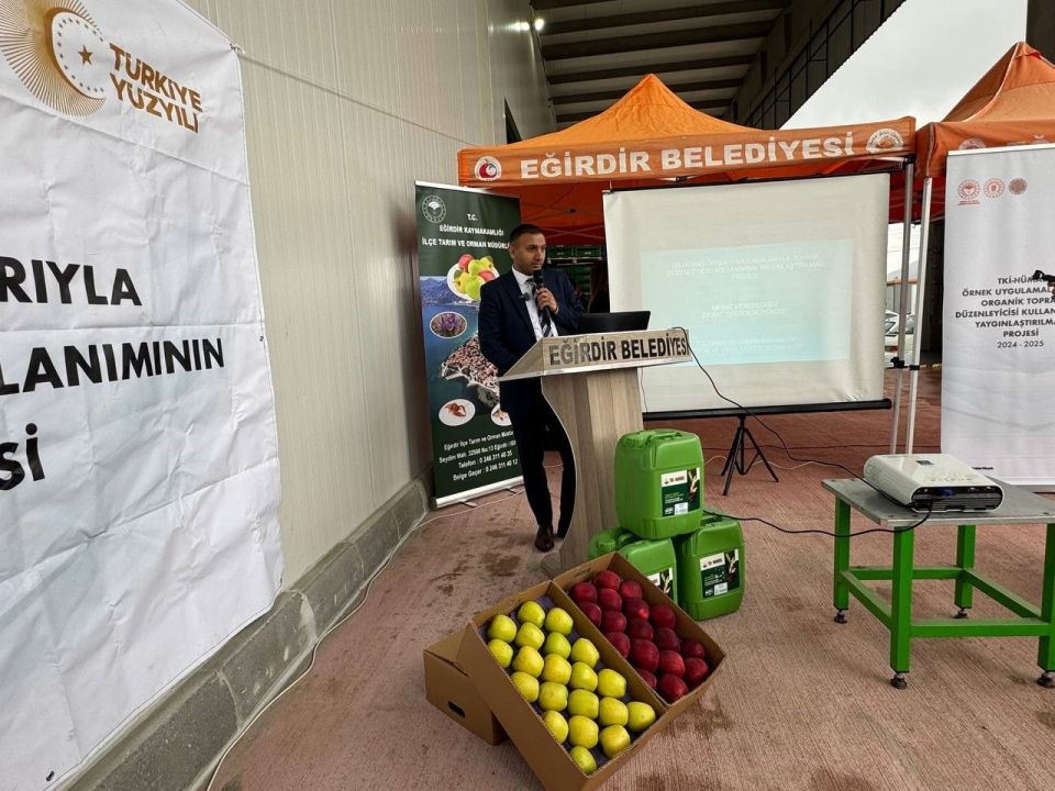 Elma Bahçelerine Organik Dokunuş