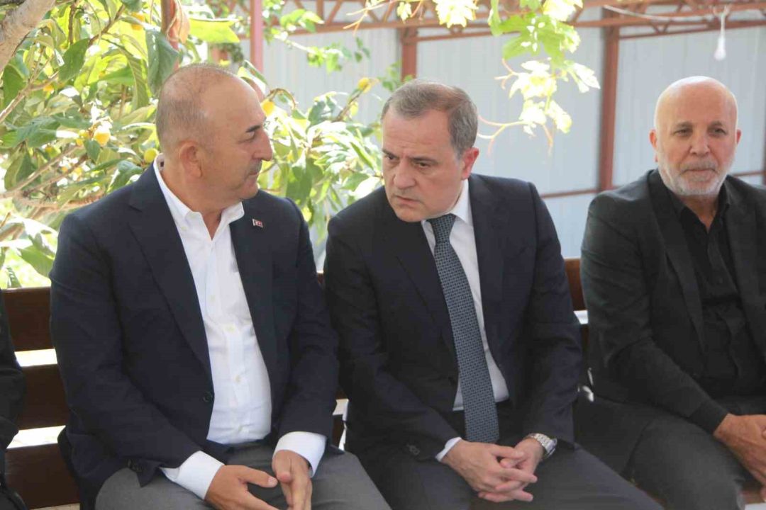 Azerbaycan Dışişleri Bakanı’ndan Mevlüt Çavuşoğlu’na taziye ziyareti