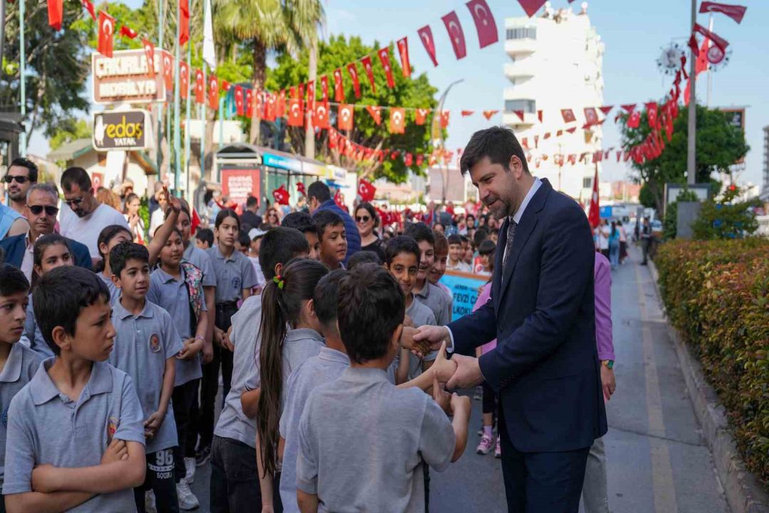 Tarsus, 23 Nisan’ı coşkulu bir şekilde kutladı