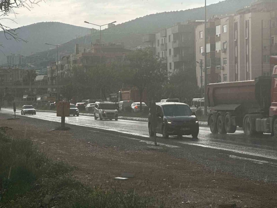 Milas’ta sağanak yağış etkili oldu