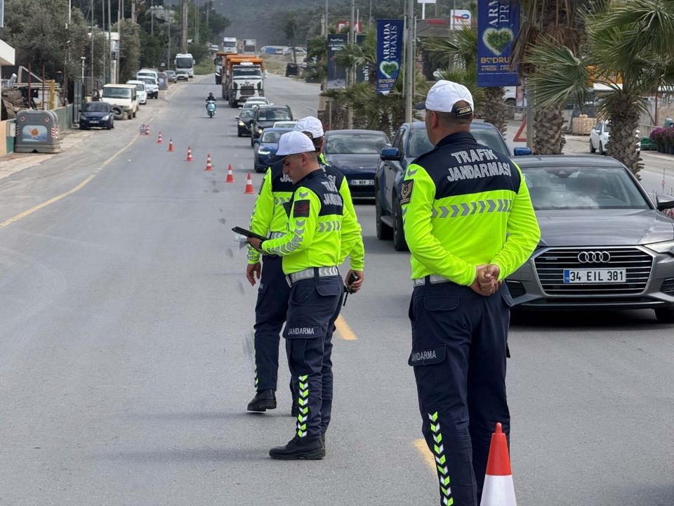 Bodrum'da hatalı sollama yapan sürücü: Önümdeki 50 ile gidince mecbur solladım