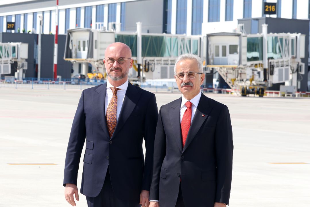 Bakan Uraloğlu: Antalya’nın uluslararası havacılıkta marka haline gelmesi için önemli bir adım attık