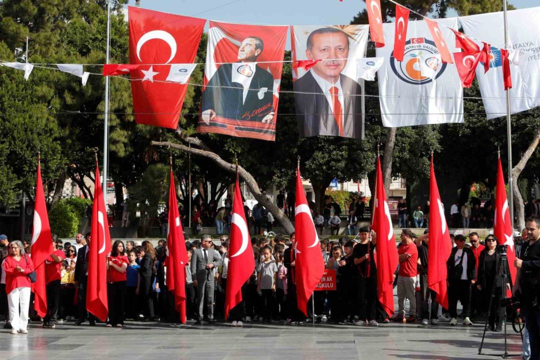 Antalya’da 23 Nisan Ulusal Egemenlik ve Çocuk Bayramı kutlamaları