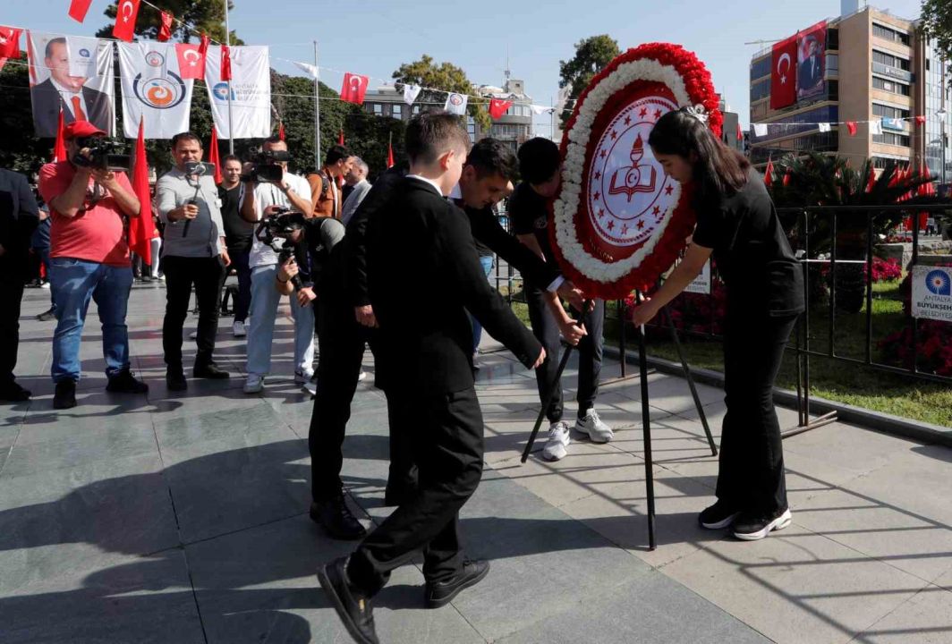Antalya’da 23 Nisan Ulusal Egemenlik ve Çocuk Bayramı kutlamaları