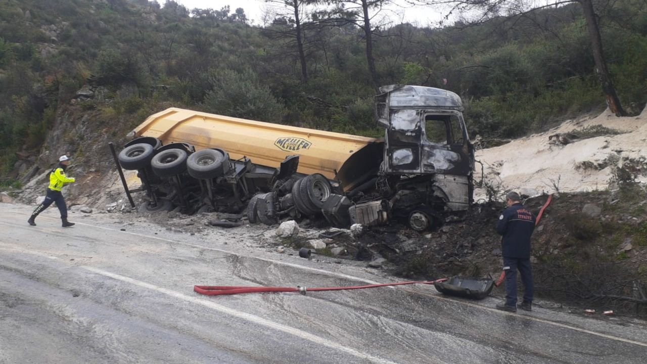 Tır Sürücüsü Feci Şekilde Yanarak Hayatını Kaybetti