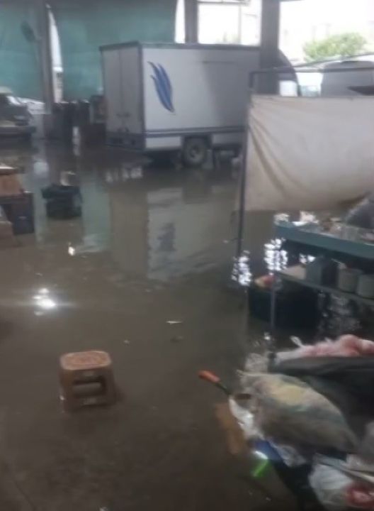 Mersin’de kuvvetli yağış hayatı olumsuz etkiledi