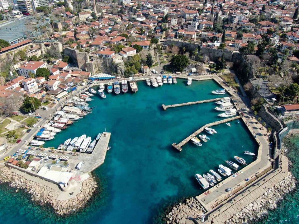 Yangına dayanıklı kapı krizi: Antalya’da 1600 otelden yüzde 90’ı risk altında