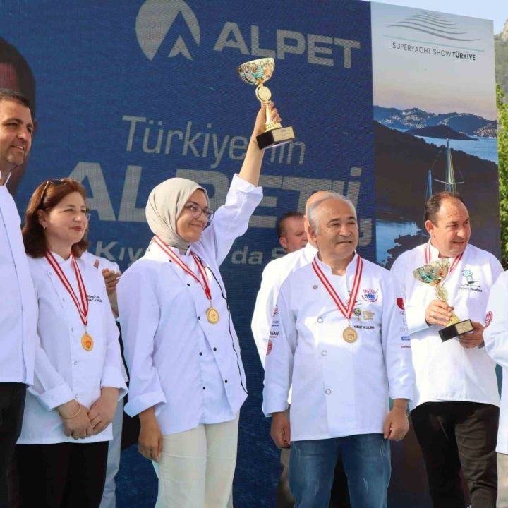 Datça MYO Aşçılık Öğrencileri Boat Star Chef’te Göz Kamaştırdı