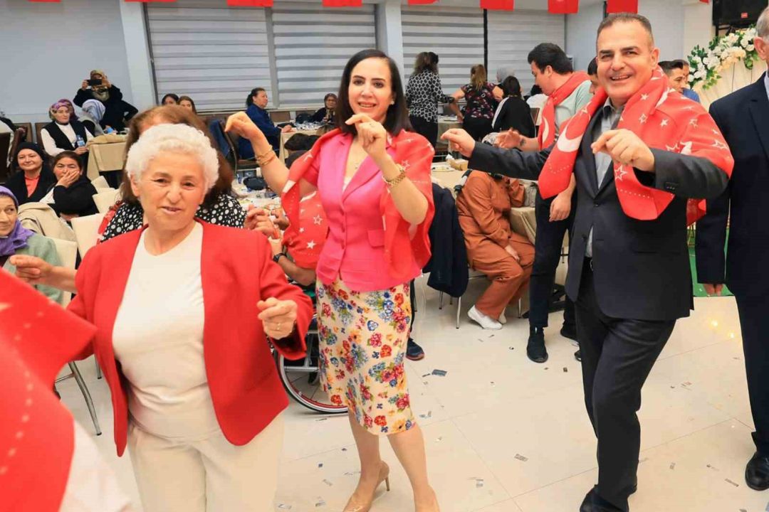 “En Büyük Asker Bizim Asker” Gecesi: Muğla’da Anlamlı Kına Töreni