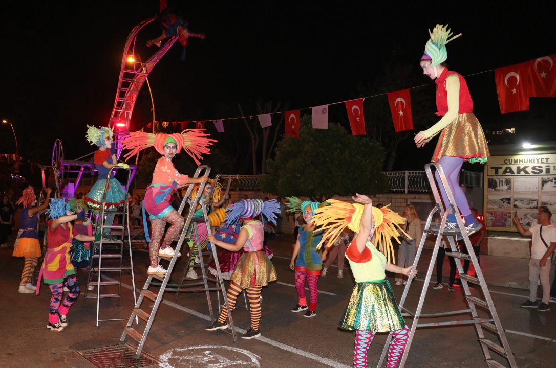 Uluslararası Tiyatro Festivali başladı