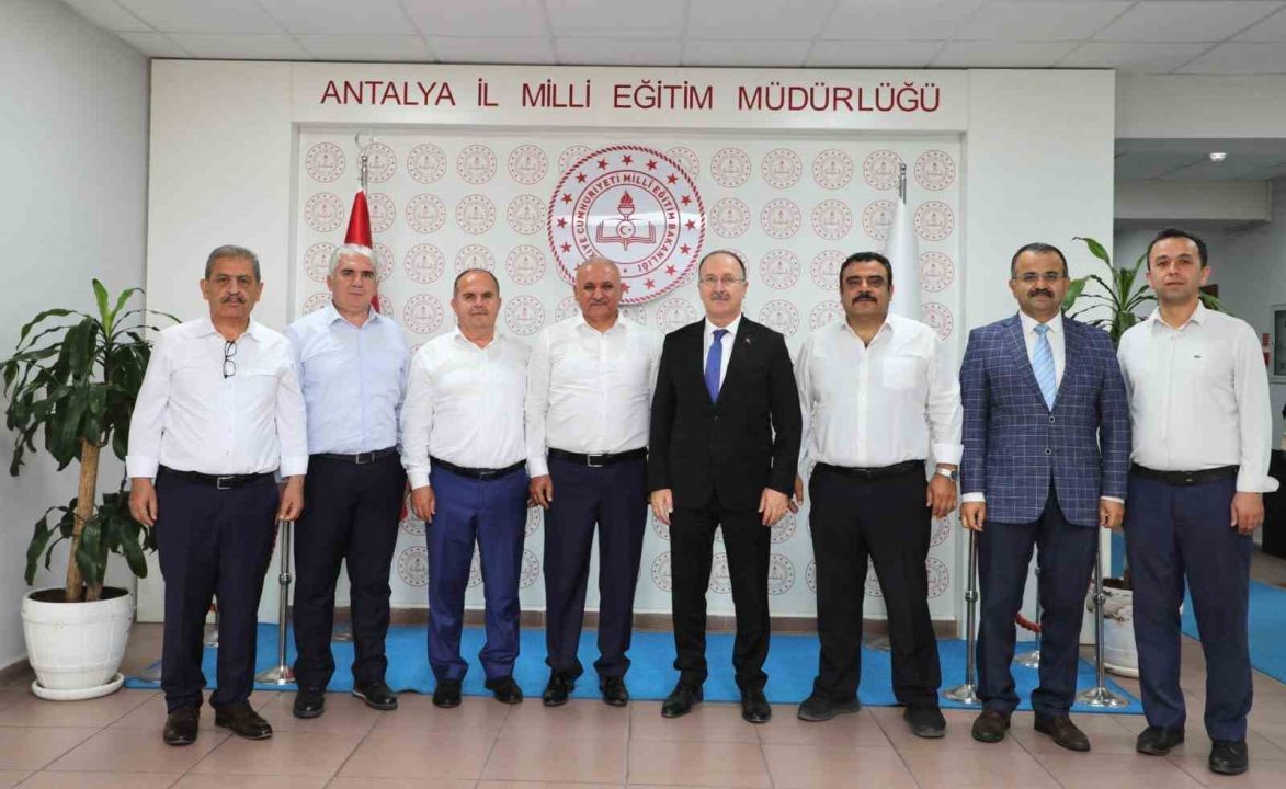Antalya İl Milli Eğitim Müdürü Eriş: "Antalya müstesna imkanlar sunmaktadır"