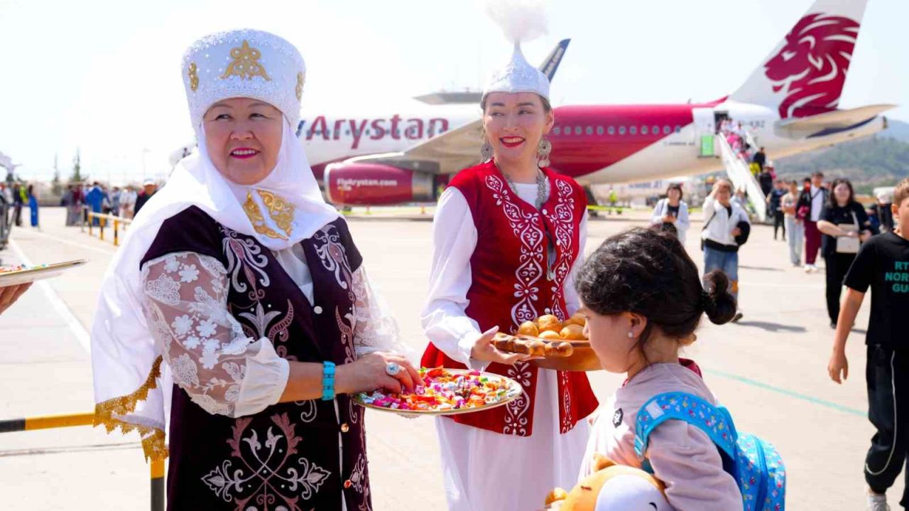 Kazakistan’dan Gazipaşa-Alanya Havalimanı’na ilk direkt uçuş gerçekleşti
