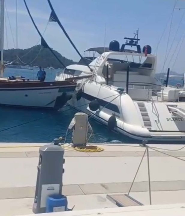 Fethiye'de guletin lüks motoryata çarptığı kaza kamerada