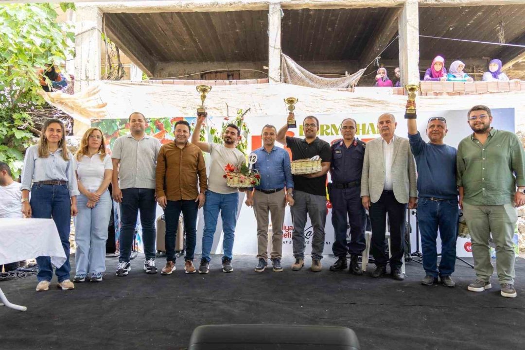 Burmahan’da ilk kez kiraz festivali düzenlendi