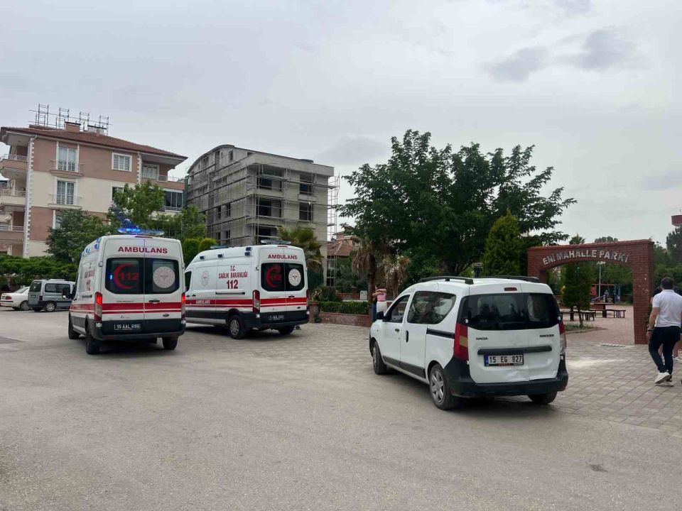 Bucak'ta Liseli kızların sosyal medya kavgası