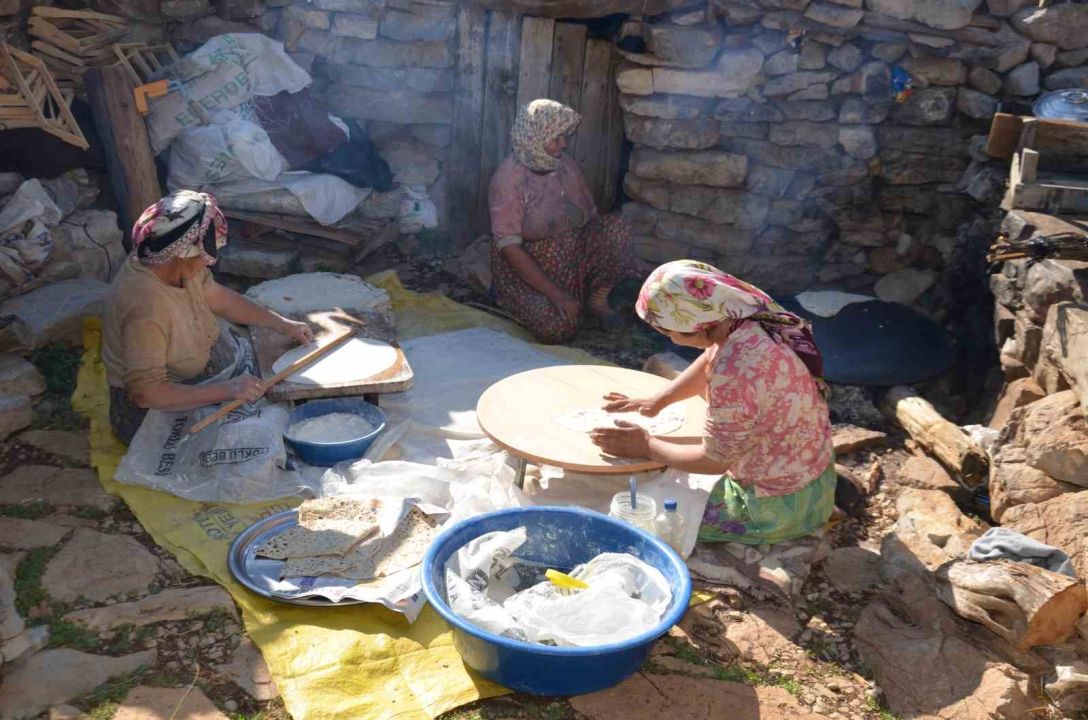 Antalya’da Yörüklerin yayla serüvenleri başladı