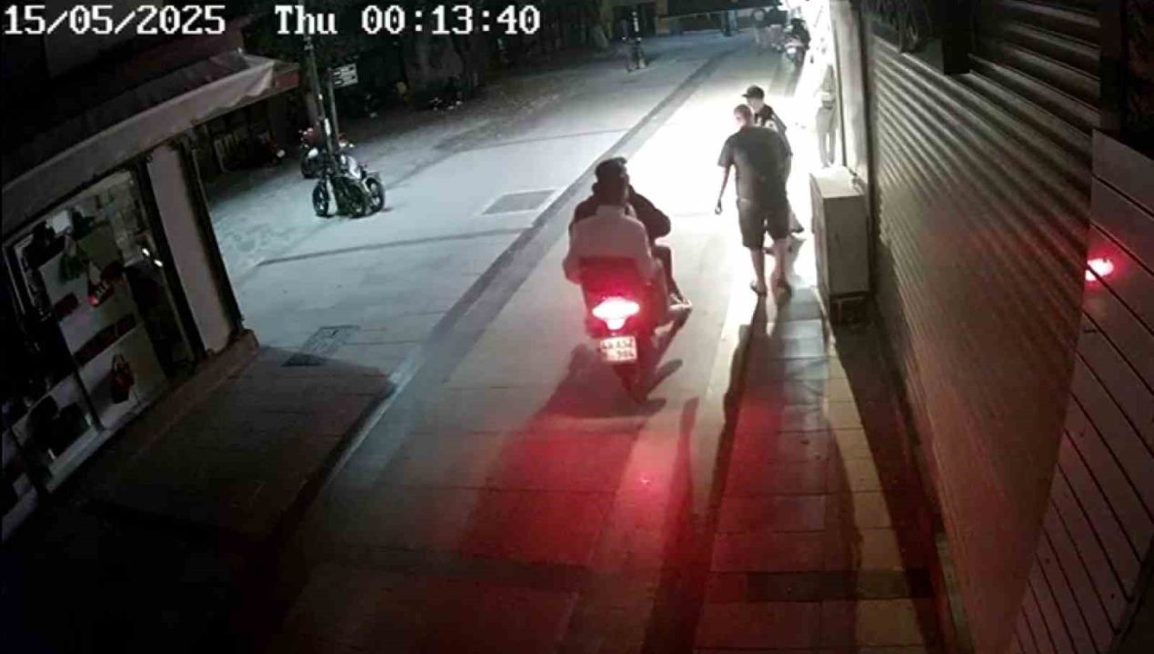 Turistlere Gasp Anları Kamerada