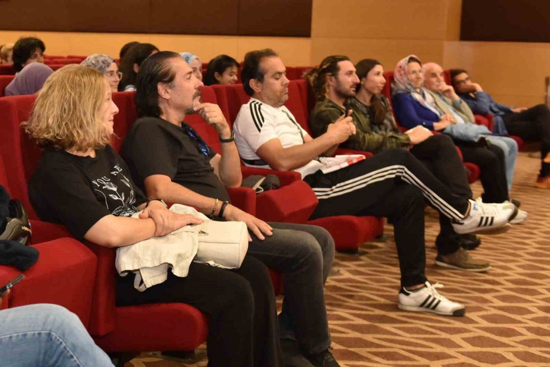 Kepez Kitap Fuarı’nda Şükrü Erbaş Rüzgarı: Çocuklara Şiir, Doğaya Sevgi