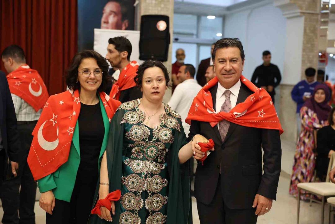 Ahmet Aras ve Eşi Gonca Köksal Aras’a Özel Kına Gecesi Muğla’da Gerçekleşti