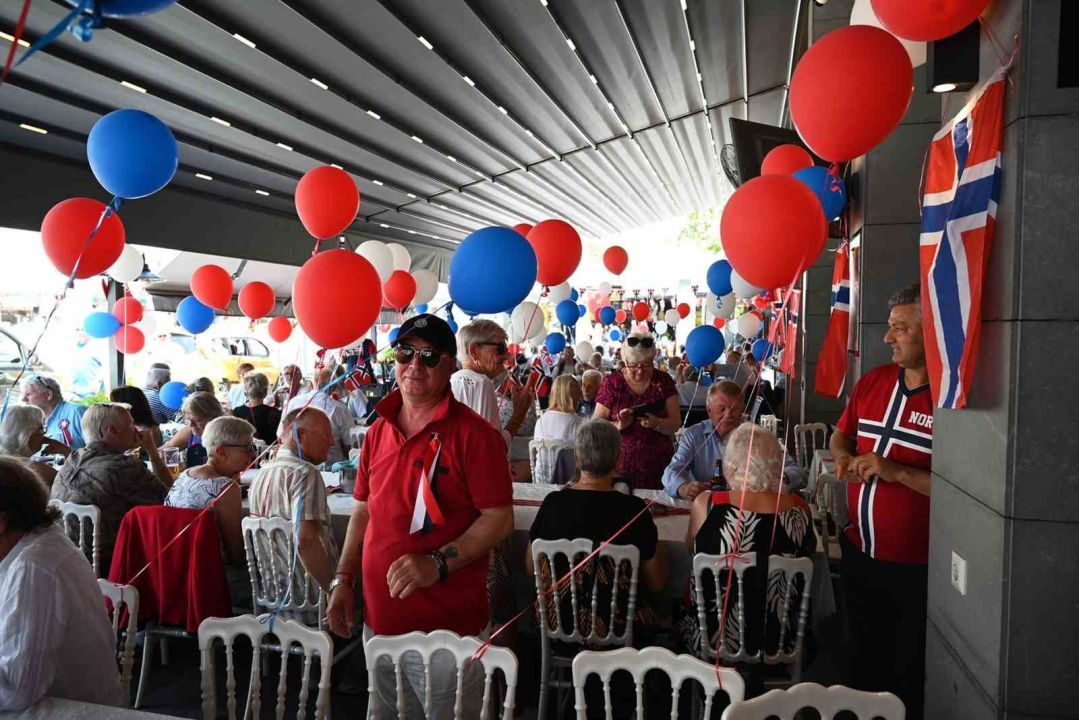 Kemer’de Norveç milli bayramı kutlandı