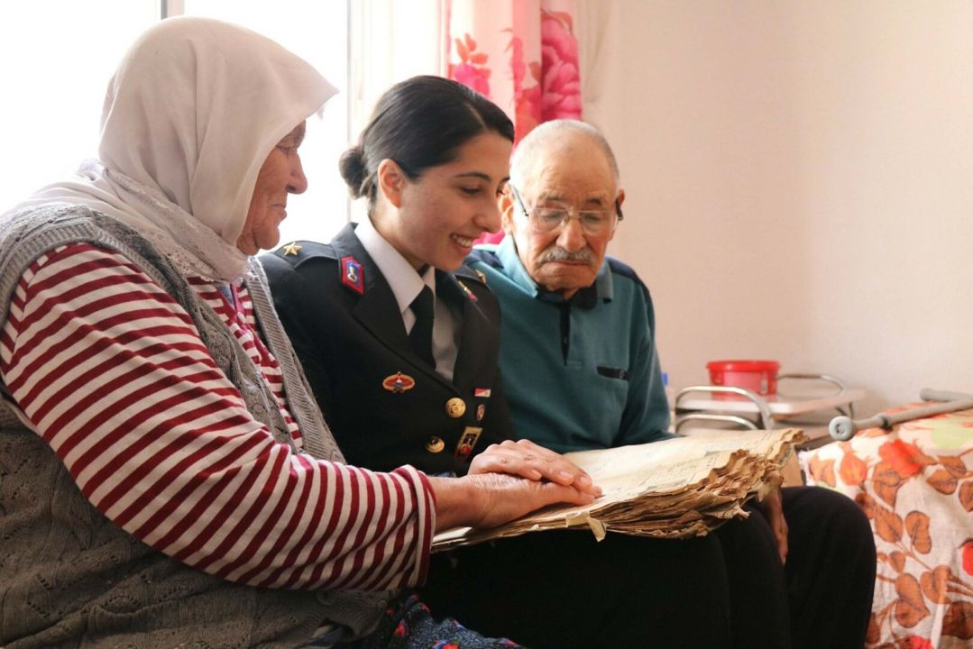 Muğla'da jandarmadan 75 yıllık çifte ziyaret