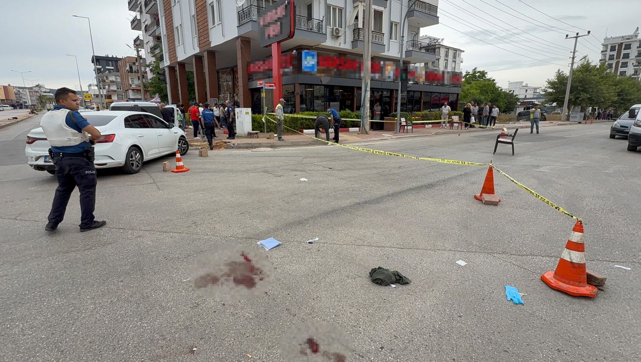 İki grup arasında silah, sopa ve bıçaklı kavga; 4 yaralı
