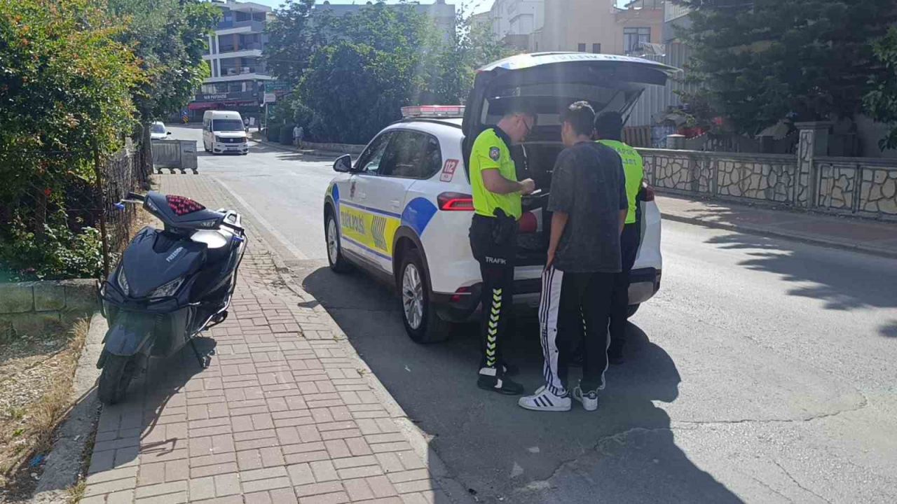Karşıya geçmeye çalışırken motosikletin çarptığı yaya yaralandı